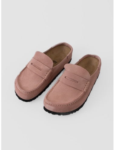 Zueco pink clay BIRKENSTOCK Naples Wrapped en ante con costura mocasín y horma estrecha