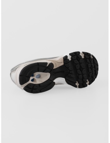 Sneaker slate grey New Balance 740 con mesh abierto, paneles grises y entresuela ABZORB