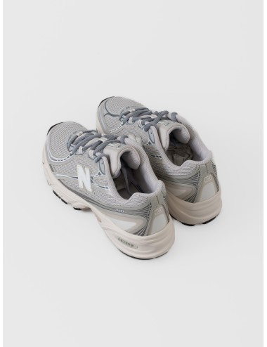 Sneaker slate grey New Balance 740 con mesh abierto, paneles grises y entresuela ABZORB