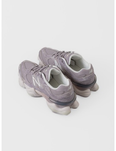 Sneaker New Balance 9060 Truffle Salt con mesh, ante lila grisáceo y entresuela volumétrica