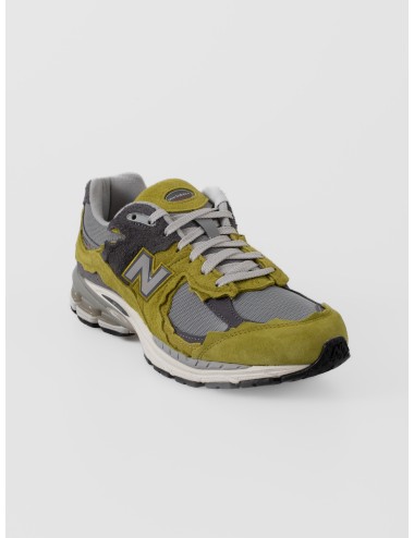 Zapatillas Sea Moss/Raincloud New Balance 2002R M20028ZH con paneles de ante desflecado