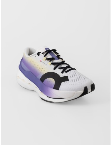 Zapatillas White Juniper On Cloudboom Max con degradado violeta y malla técnica transpirable