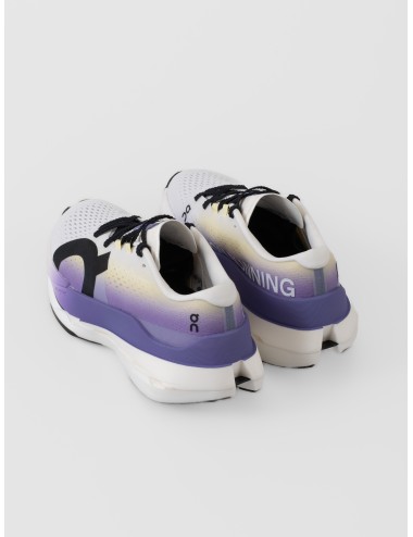 Zapatillas mujer White Juniper On Cloudboom Max con degradado violeta y malla técnica transpirable