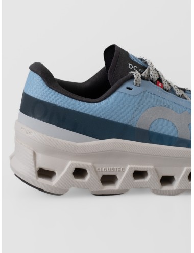 Zapatillas mujer Glacier Iva On Cloudmonster 1 con degradado azul y malla técnica transpirable