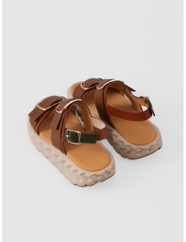 Sandalia marrón 4CCCCEES Jabara Sandy con doble hebilla y suela dentada de plataforma