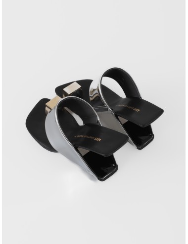 Sandalia plateada United Nude Loop Toe Hi Cube Ring con tacón arquitectónico y anillo cúbico