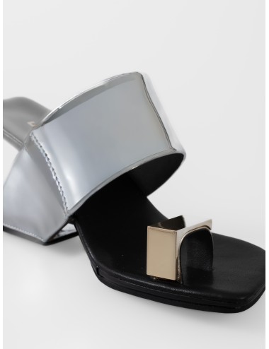 Sandalia plateada United Nude Loop Toe Hi Cube Ring con tacón arquitectónico y anillo cúbico