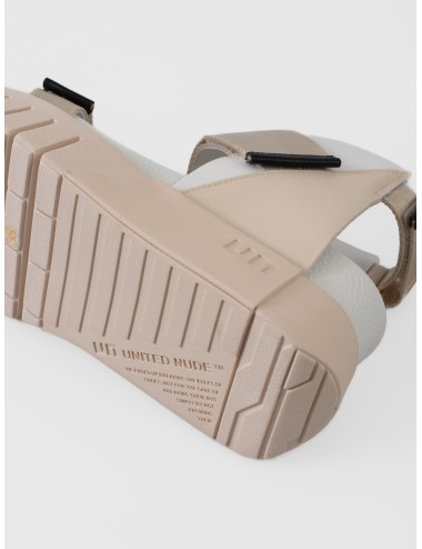 Sandalia chalk United Nude Delta Run con plataforma geométrica y tiras ajustables beige y blancas