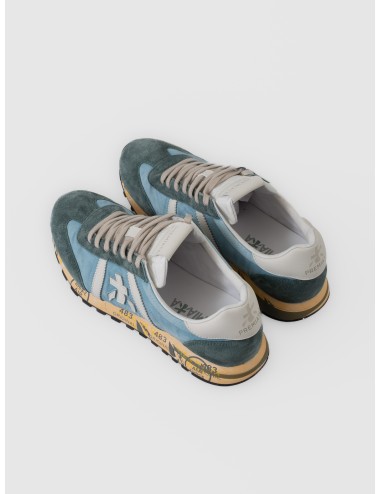 Zapatilla azul claro Premiata Lucy var. 8188 con ante azul grisáceo y suela caramelo con grafismos