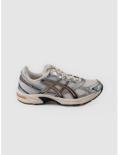 Zapatilla cream/mahogany ASICS GEL-1130 con malla técnica y superposiciones metálicas