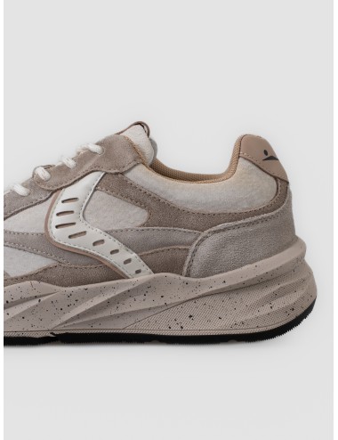 Zapatilla ice beige Voile Blanche Club22 con piel lavada y mediasuela jaspeada