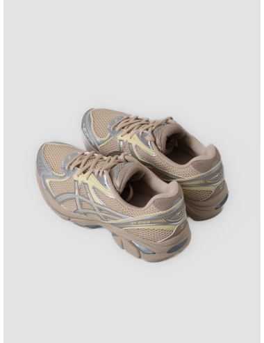 Zapatilla feather grey pure silver ASICS GT-2160 con malla técnica y superposiciones plateadas