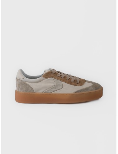 Zapatilla sand off white cognac Voile Blanche Mind 02 con paneles de ante y suela caramelo