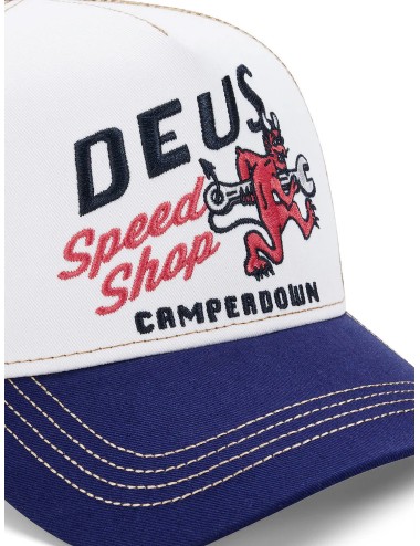Gorra Dirty White Deus Ex Machina Dugleg Trucker con bordado Speed Shop y visera azul