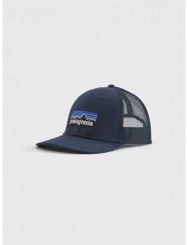 Gorra New Navy Patagonia P-6 Logo Trucker con parche frontal y malla trasera