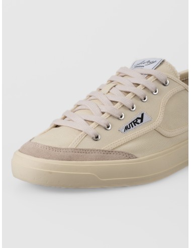 Zapatilla baja crema Autry Windscape Low con lona y refuerzo de ante