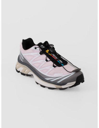 Zapatilla Salomon XT-6 Cloudburst Icy Pink Tapioca con ajuste rápido y suela con tacos
