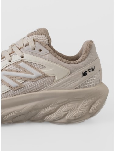 Zapatilla linen New Balance TRN con malla, logo lateral y mediasuela Fresh Foam X