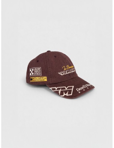 Gorra brown Deus Ex Machina Ace Moto Cap con bordados racing y visera curva