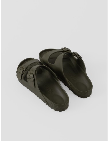 Sandalia khaki BIRKENSTOCK Arizona EVA con dos correas ajustables y construcción ligera