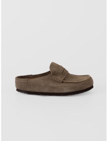 Zueco taupe BIRKENSTOCK Naples Wrapped de ante con empeine tipo mocasín
