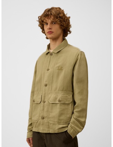 Sobrecamisa Dove C.P. Company con bolsillos frontales de solapa y logo bordado en el pecho