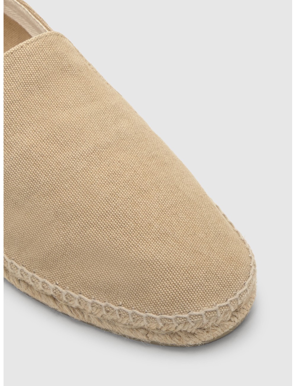 Alpargata CASTAÑER JOEL en sand con lona sand y diseño slip-on