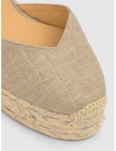 Alpargata CASTAÑER CHIARA en oro claro con lino metalizado y cuña de 11 cm