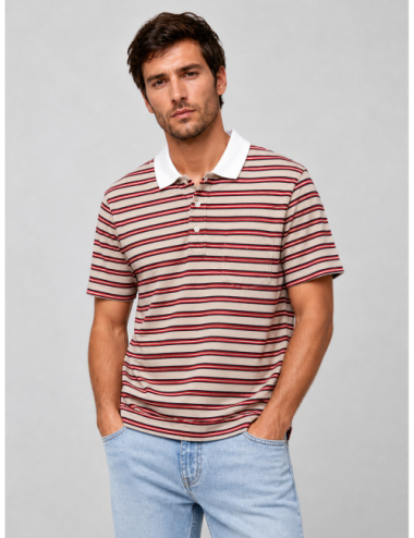 Polo de rayas beige oscuro A.P.C. con cuello blanco en contraste