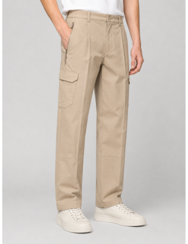 Pantalón cargo taupe Herno con bolsillos laterales y pinzas frontales
