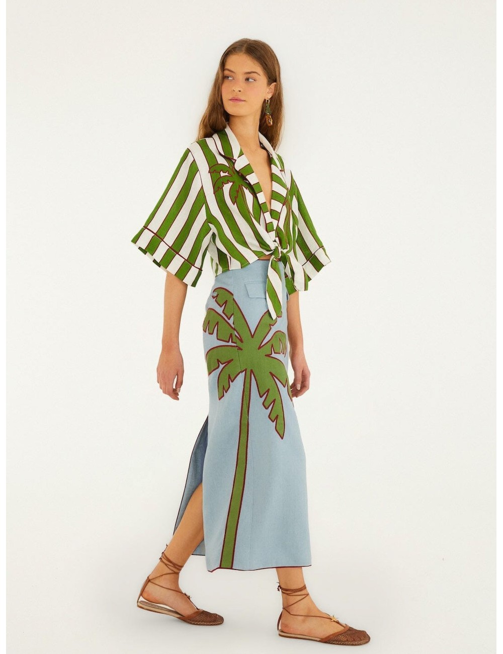 Falda maxi azul FARM RIO Embroidered Palm Tree con palmera de gran formato sobre base azul