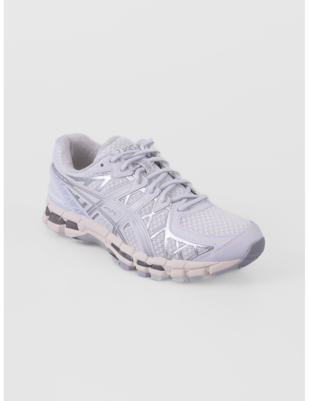 Zapatilla baja gris claro ASICS GEL KAYANO 20 con paneles técnicos y suela segmentada
