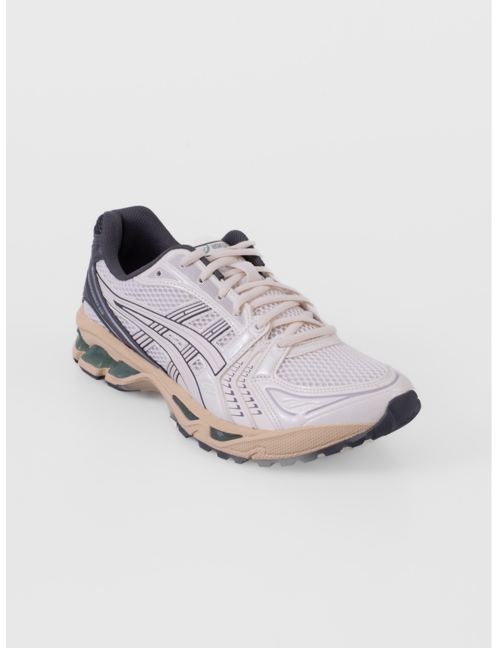 Zapatilla baja blanco roto ASICS GEL KAYANO 14 con contraste oscuro en el talón