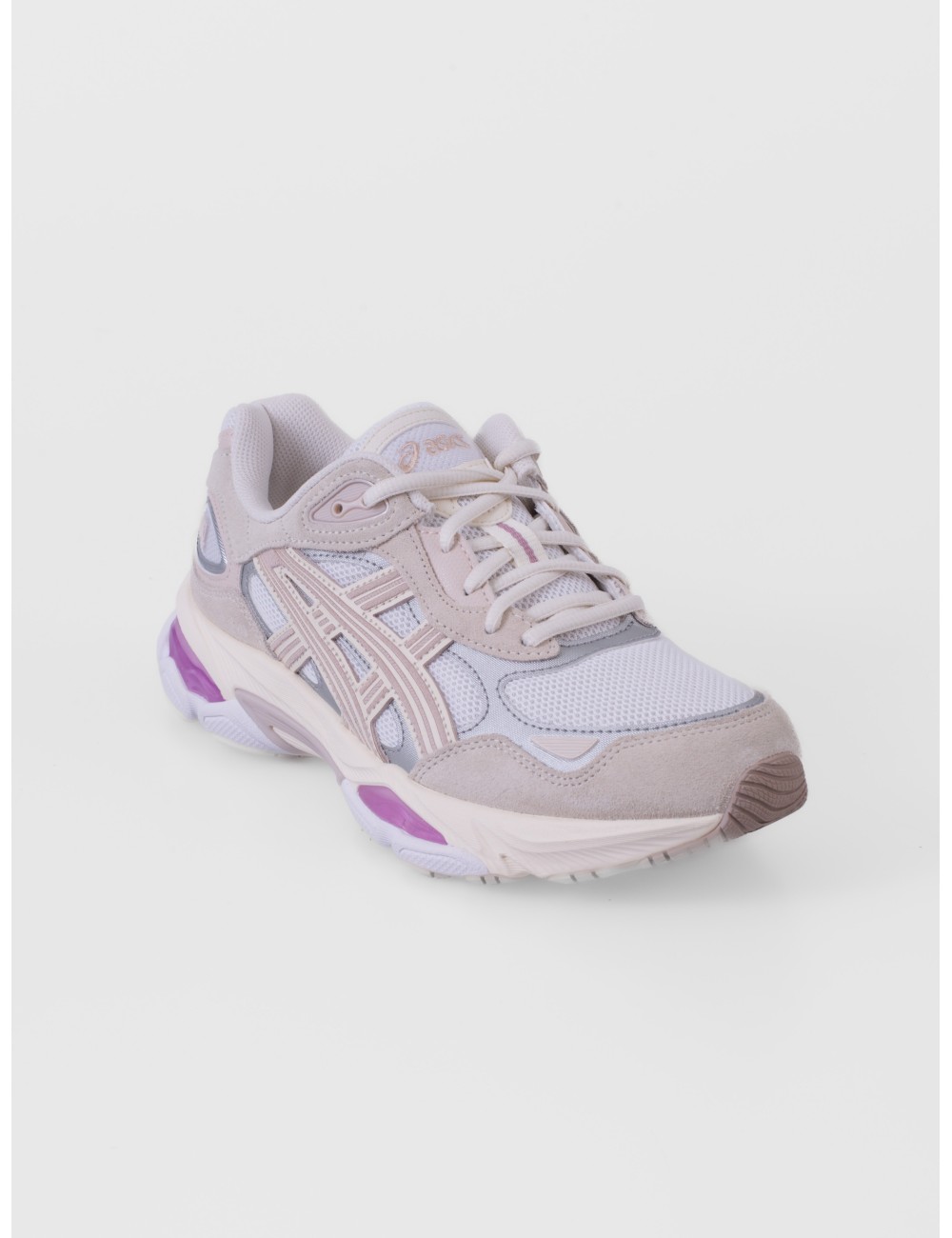 Zapatilla baja rosa claro ASICS GEL NYC 2.0 con paneles superpuestos y suela con volumen