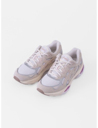 Zapatilla baja rosa claro ASICS GEL NYC 2.0 con paneles superpuestos y suela con volumen