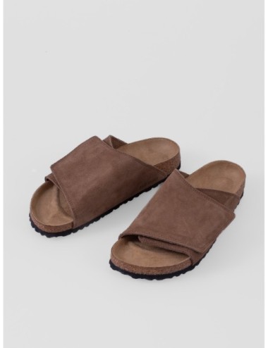 Sandalia marrón oscuro BIRKENSTOCK Solana VL con laterales cerrados con puntera y talón abiertos
