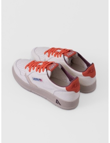 sneakers calabaza y arena Autry Medalist Low Man con puntera perforada y suela de goma detalle de suela