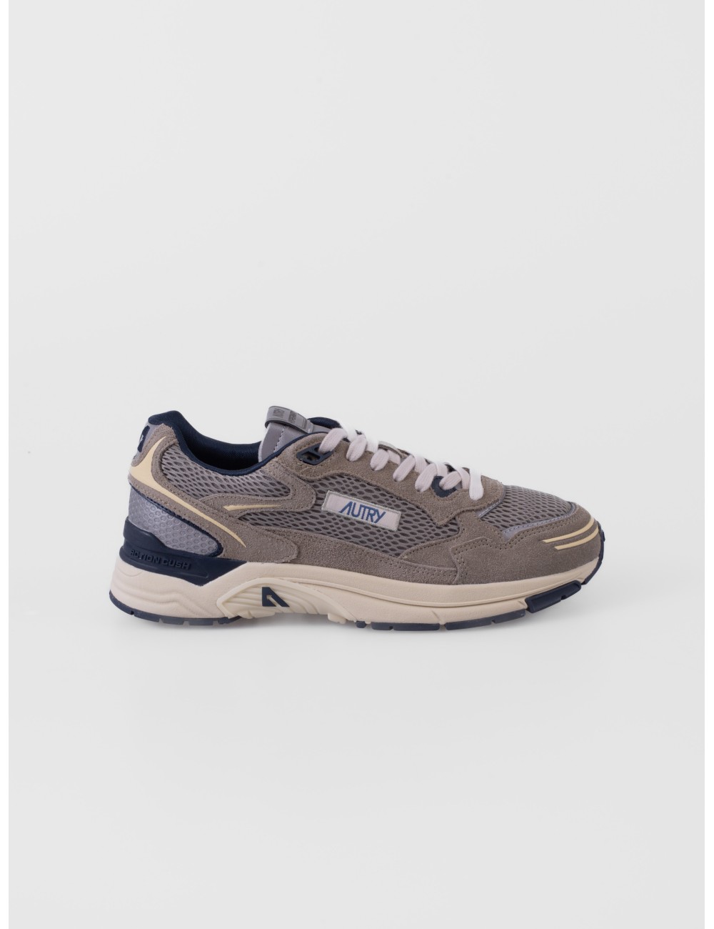 sneakers gris salvia y azul Autry Hyperway Low Man con malla ante y suela Action Cush vista frontal