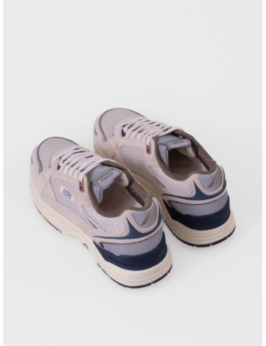 sneakers blanco y negro Autry Reelwind Low WOM con paneles runner y suela de agarre detalle de suela