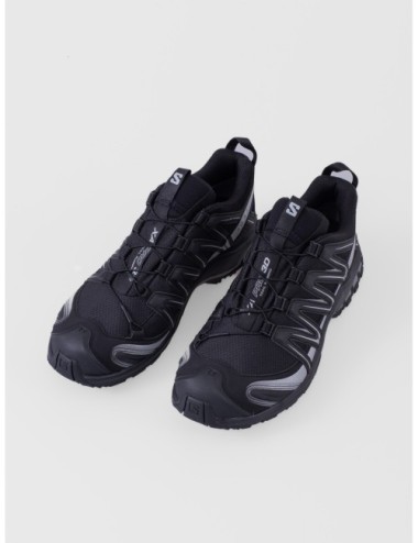 sneakers negro y plateado Salomon XA PRO 3D GTX con quickLACE y 3D Advanced Chassis vista tres cuartos