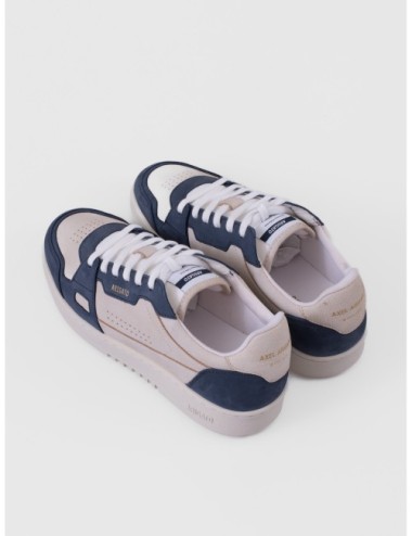 sneakers beige y azul Axel Arigato Dice Lo con paneles perforados y suela de goma detalle de suela