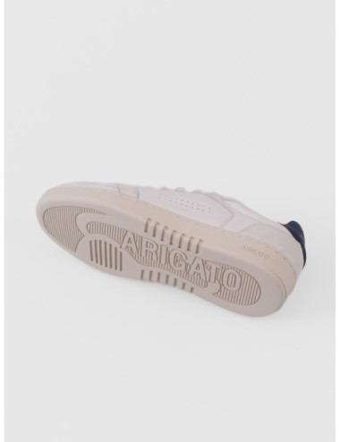 sneakers beige claro y azul oscuro Axel Arigato Dice T-Toe con puntera en T y paneles contrastados detalle de cierre y paneles