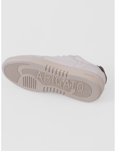 sneakers beige claro y marrón Axel Arigato Dice T-Toe con puntera en T y paneles contrastados detalle de cierre y paneles