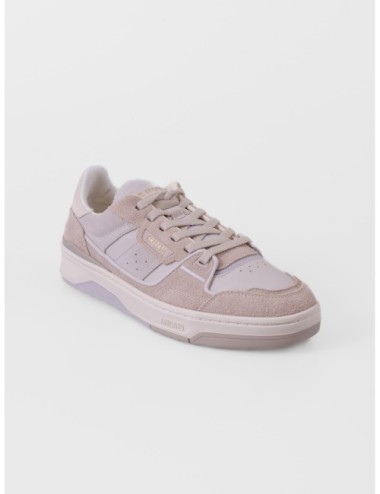 sneakers beige y topo claro Axel Arigato Clay de perfil bajo con paneles y suela gráfica vista lateral