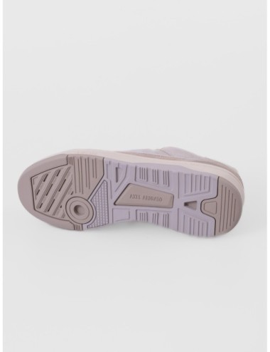 sneakers beige y topo claro Axel Arigato Clay de perfil bajo con paneles y suela gráfica detalle de cierre y paneles