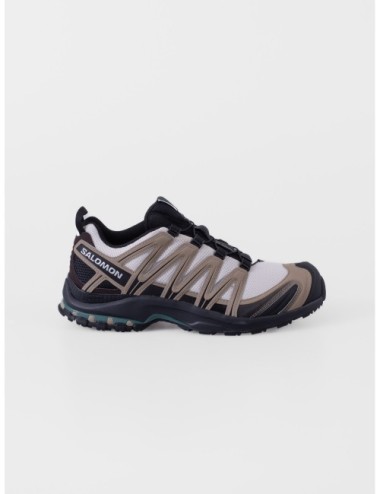 sneakers verde salvia vainilla y verde Salomon XA PRO 3D con quickLACE y 3D Advanced Chassis vista frontal