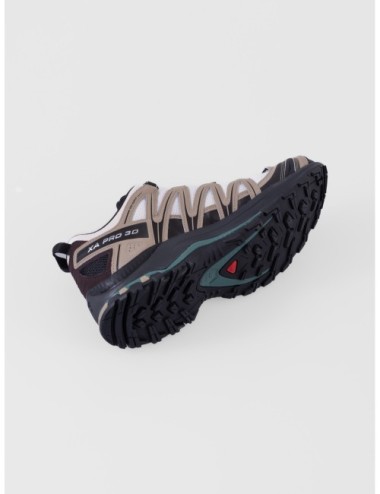 sneakers verde salvia vainilla y verde Salomon XA PRO 3D con quickLACE y 3D Advanced Chassis detalle de cierre y paneles