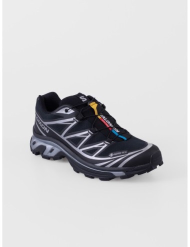 sneakers negro y plateado Salomon ACS+ OG GTX con membrana GORE-TEX y suela de tracción vista lateral