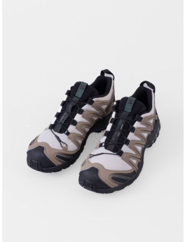 sneakers verde salvia vainilla y verde Salomon XA PRO 3D con quickLACE y 3D Advanced Chassis vista tres cuartos