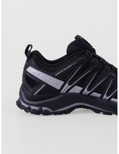sneakers negro y plateado Salomon XA PRO 3D GTX con quickLACE y 3D Advanced Chassis vista trasera